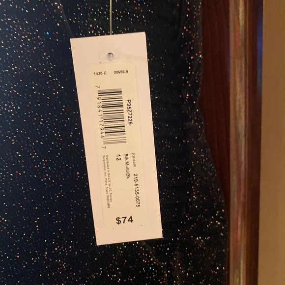 Sparkle Dress Zipper in the back ! - Picture 3 of 16